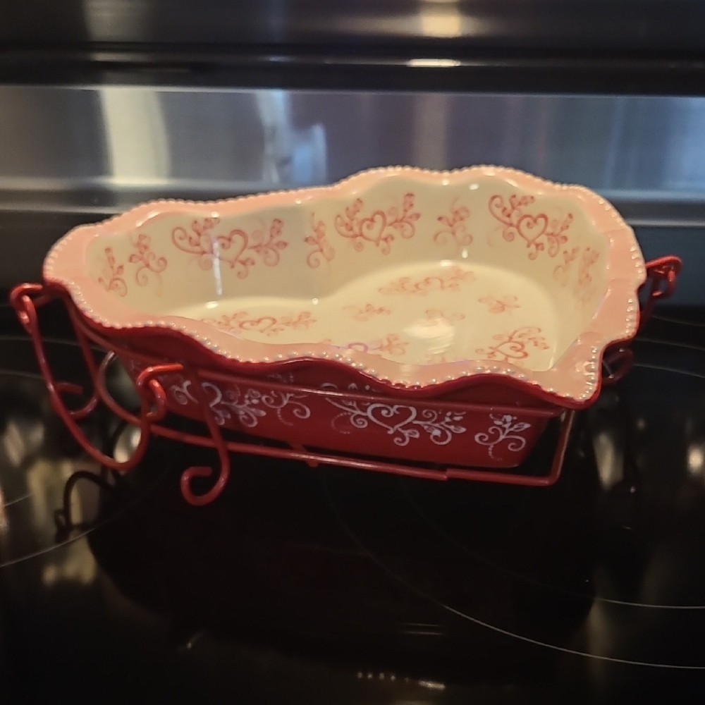 Temp-Tations Floral Lace 1.75 QT Dish